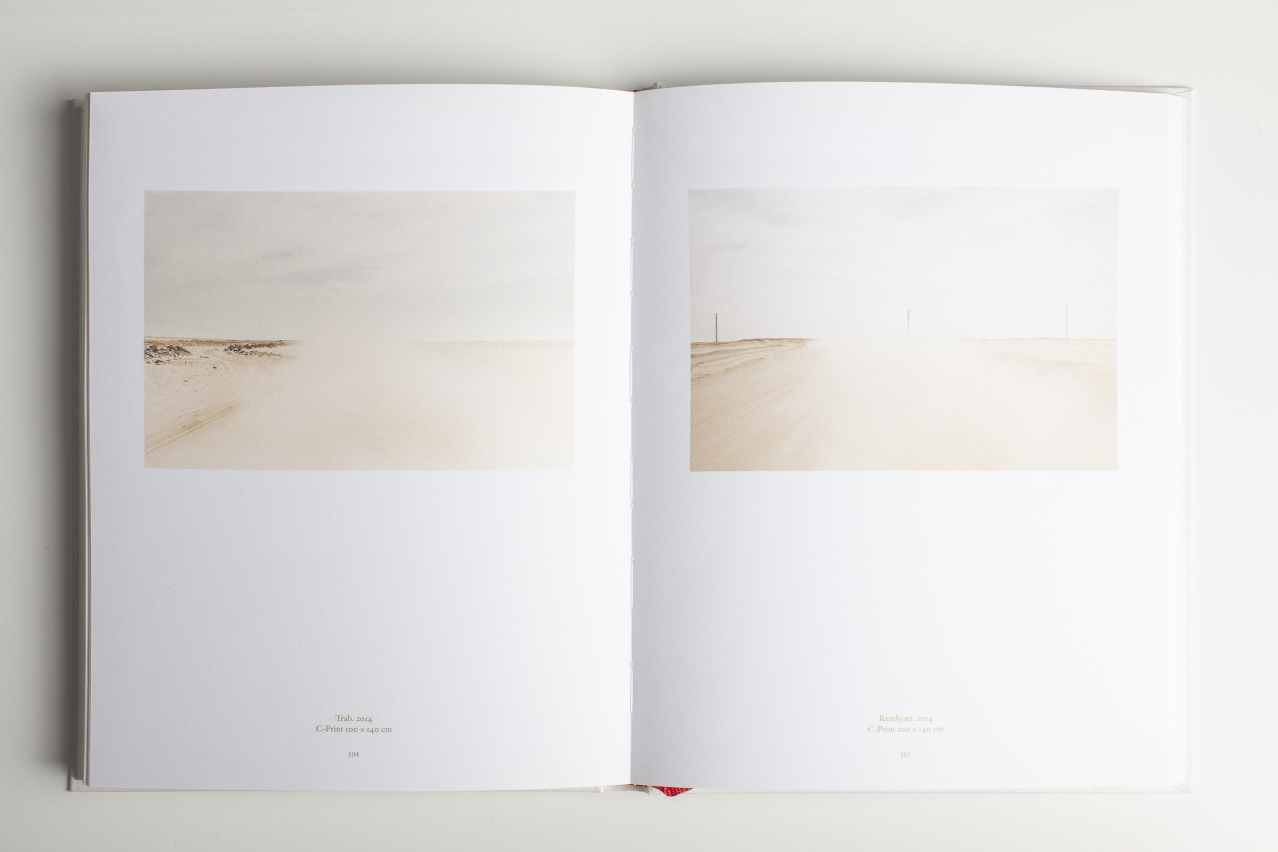 libro Wanderungen interior doble página foto - Paula Anta
